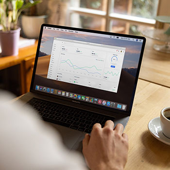 “他是牺牲品！”——皇马不敌曼城深陷危机 金球奖得主为裘德·贝林厄姆的态度辩护